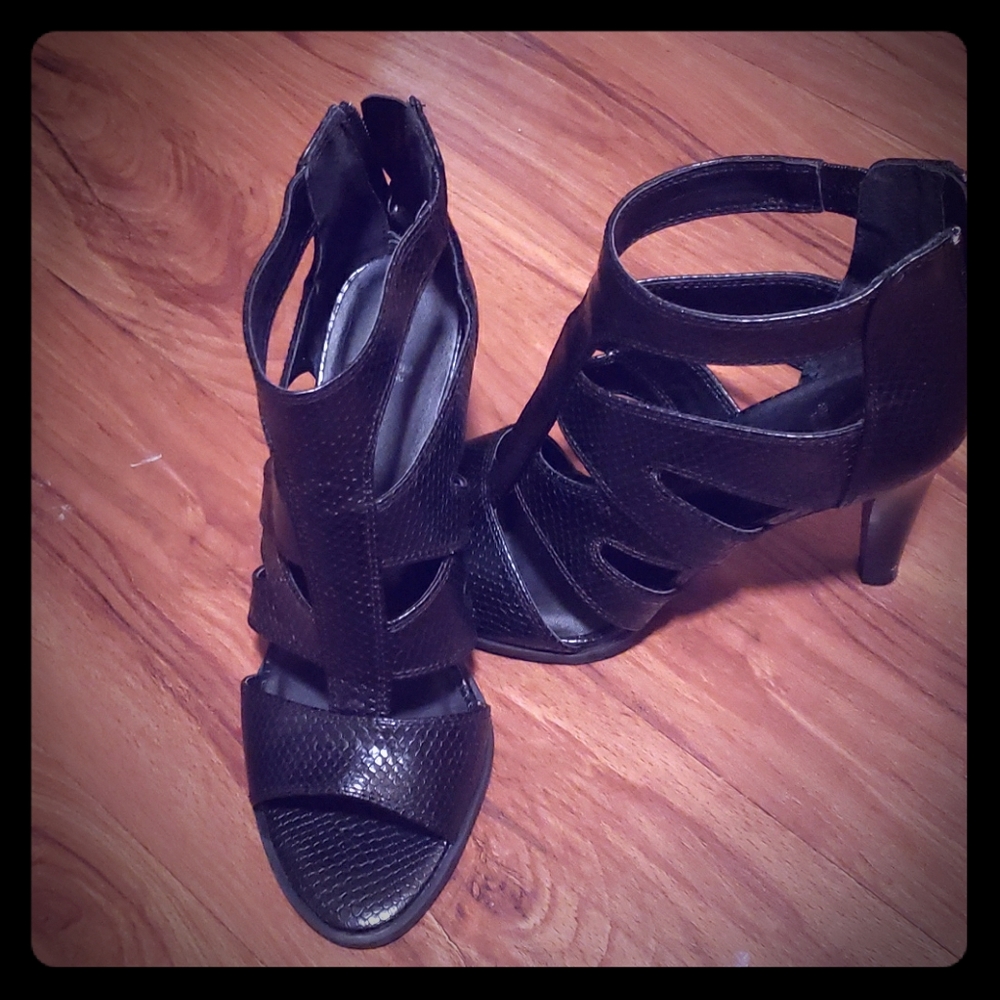 Simply vera wang heels